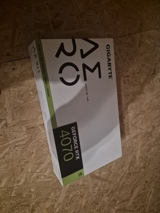 Gigabyte rtx 4070  aero white 12gb windforce