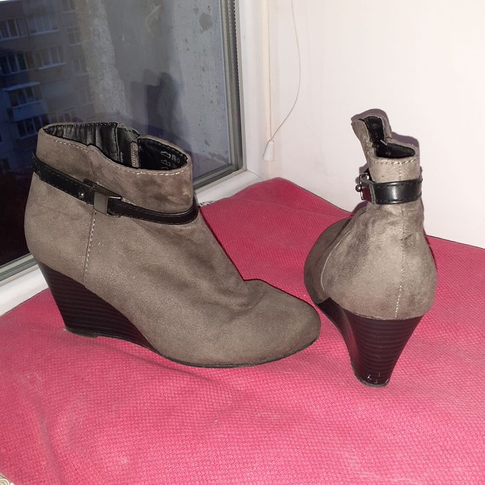 Ботинки жен 36 р.