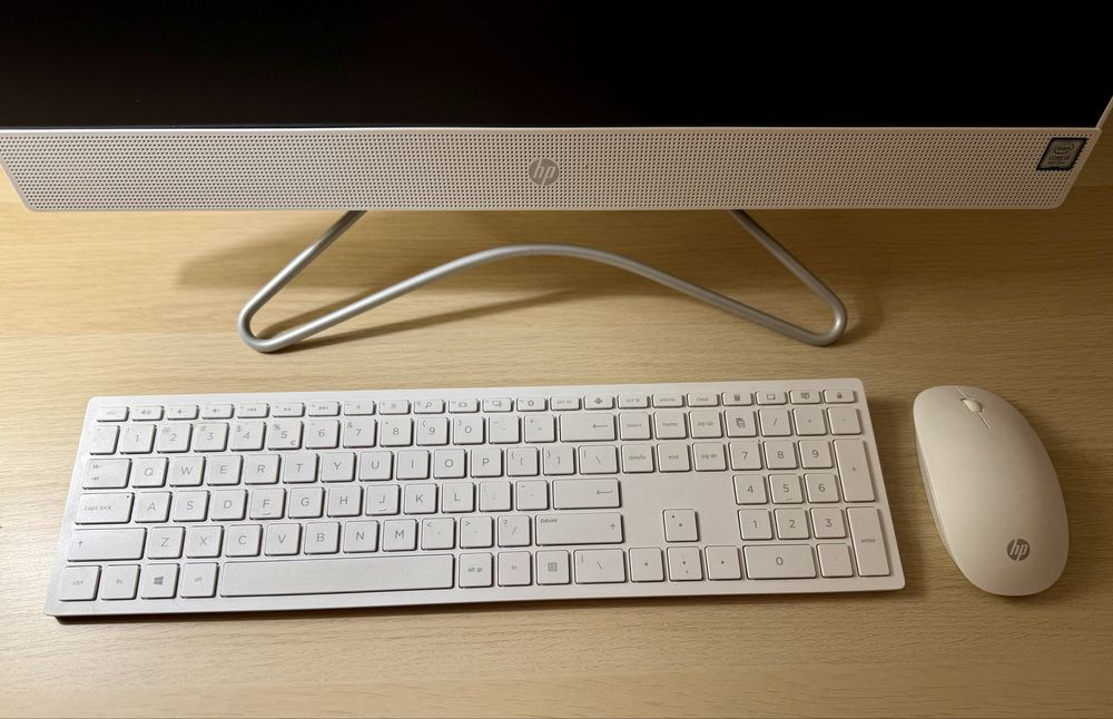 Kumputer A ll-in-One HP 24 A iO i5-9400T/8GB/512/Win10