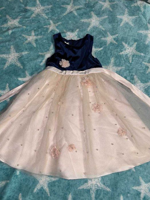 Красивое, нарядное платье, сукня