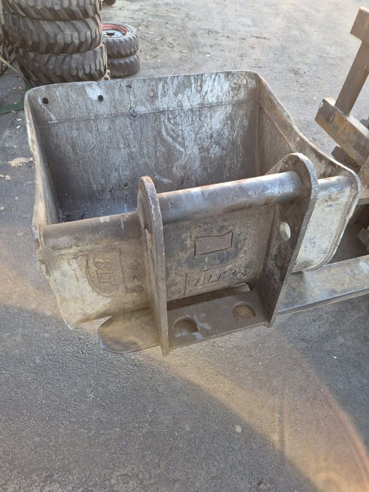 Łyżka na szybko złącze BLT 80 cm