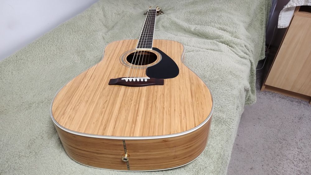 Yamaha FGX-B1N gitara elektroakustyczna Bamboo CASE  piękny instrument