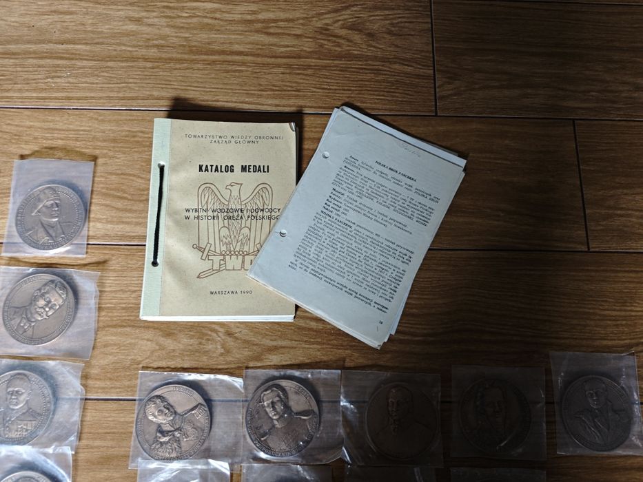 Medale pamiątkowe wybitni wodzowie rok 1990  (inne) plus katalog