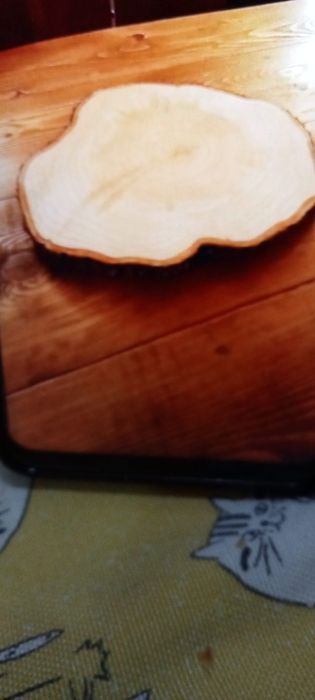 Base de madeira decorativa