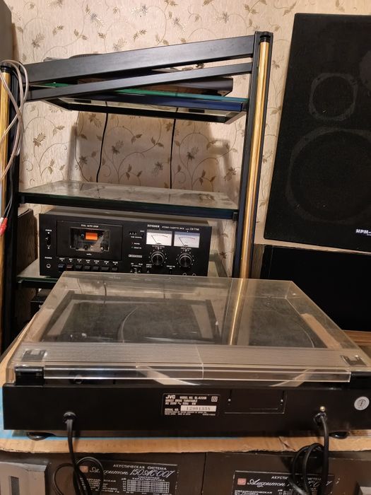 Проигрыватель винила JVC QL-A220