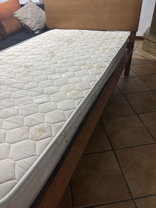 Cama de solteiro437357316082903041