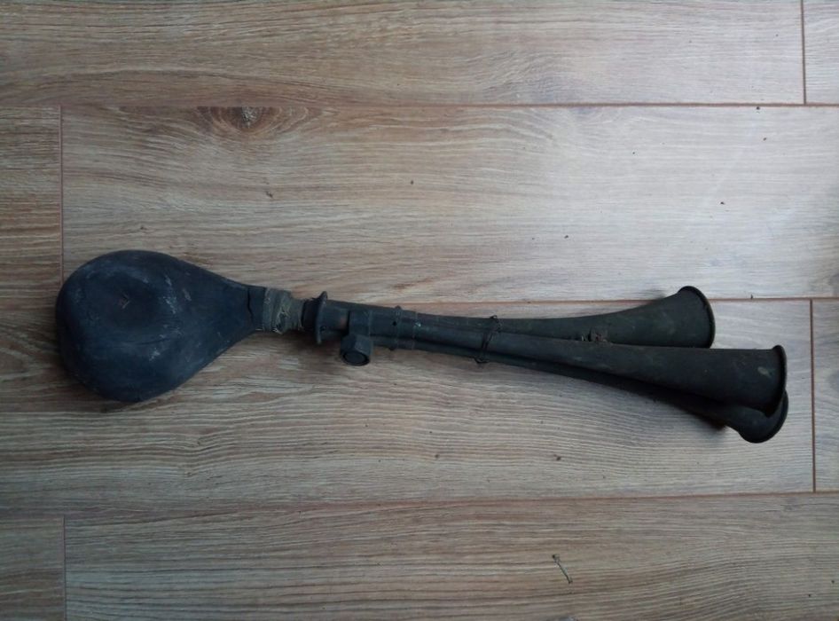 Przedwojenny klakson , trąbka