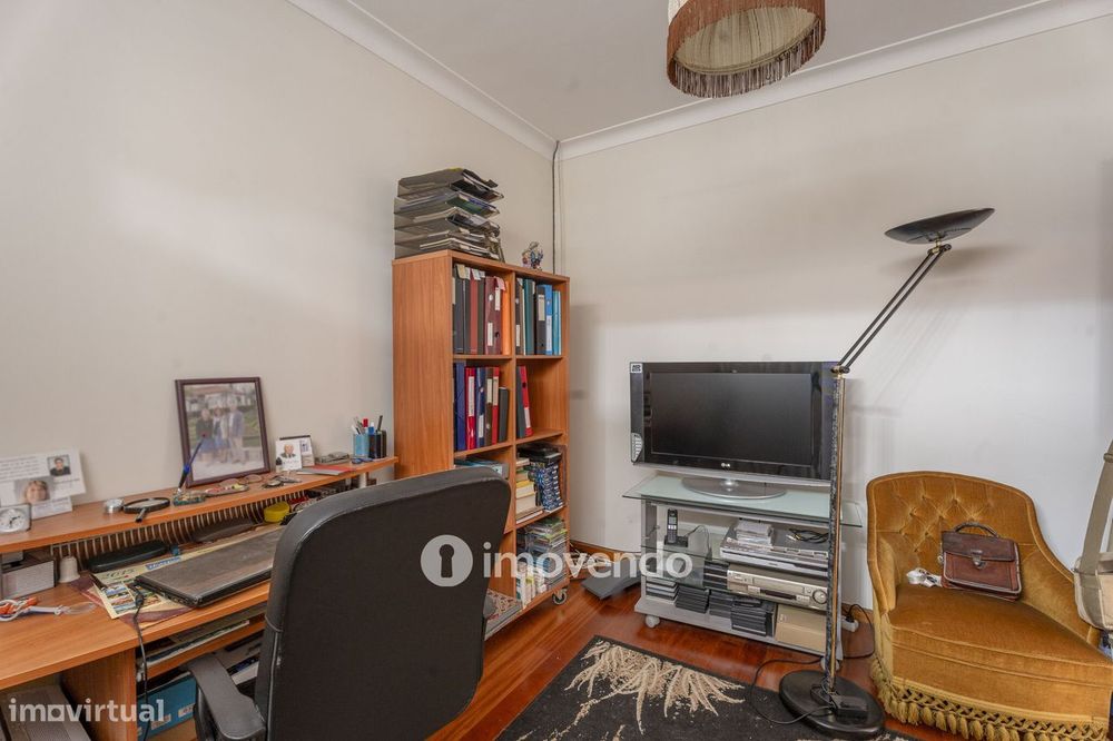 Moradia T4 com garagem, em Vila Nova da Telha, na Maia