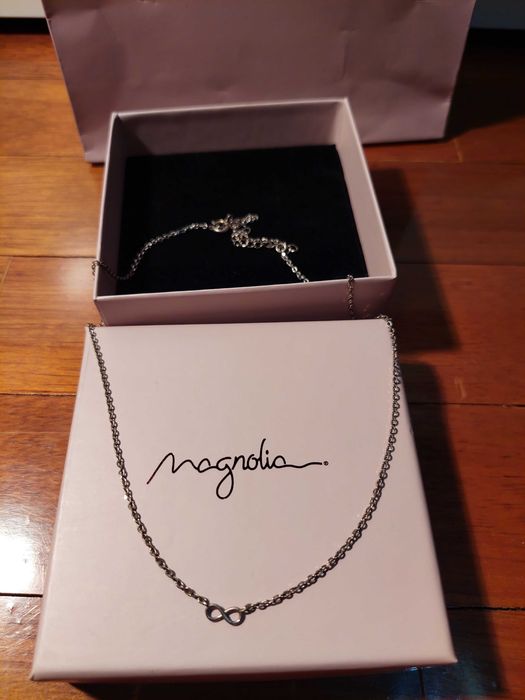 Colar Magnólia prata com infinito