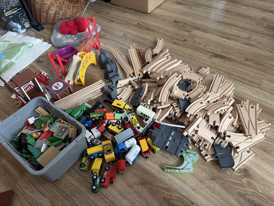 Zestaw drewnianych torów