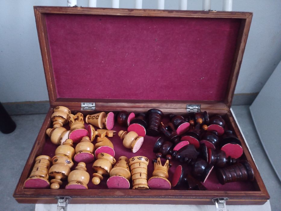 Szachy stare drewniane duże