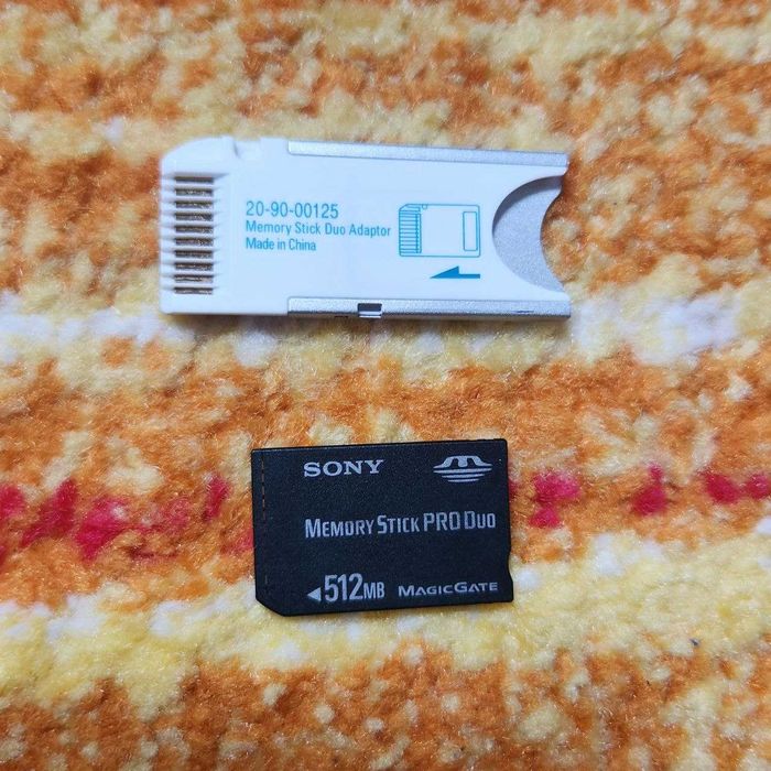 Фотоаппарат Sony Cyber-shot DSC-P92 Карта памяти и Адаптер