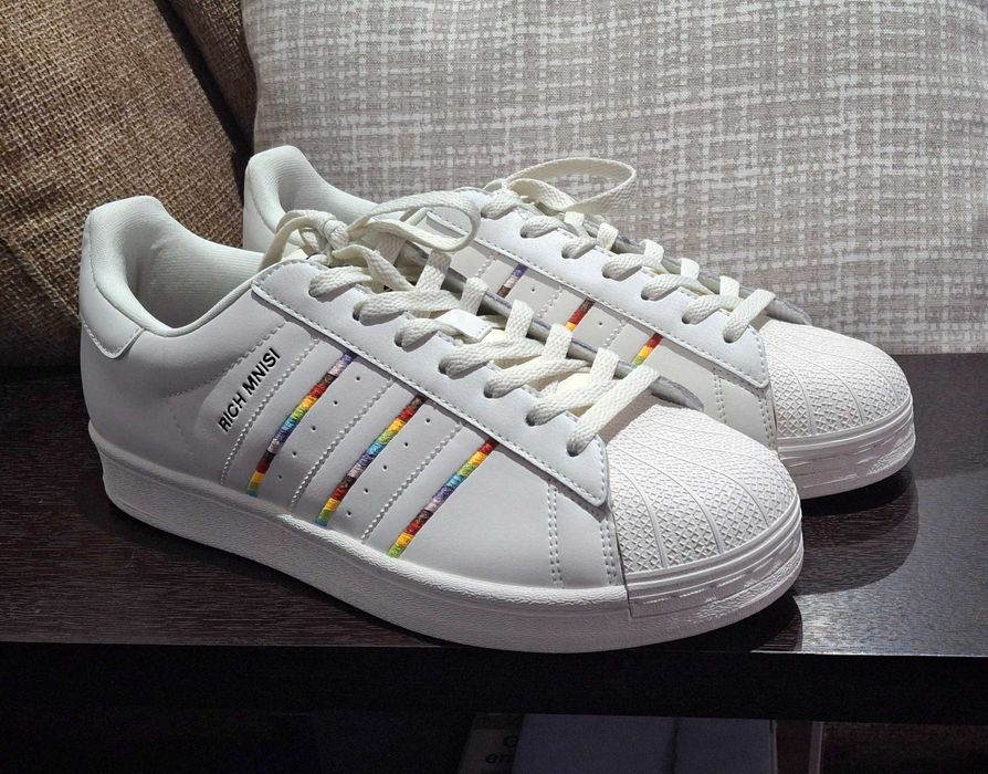 ADIDAS x Rich Mnisi Superstar "Pride" sneakers novas, tamanho 42 2/3