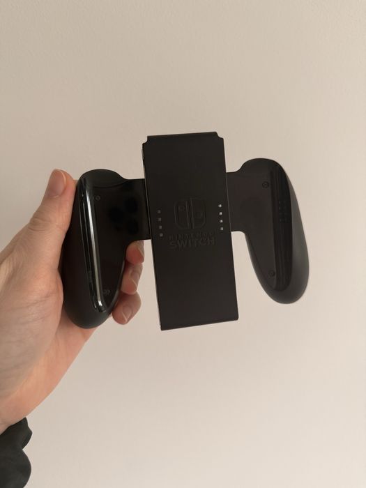 Oryginalny Grip do Nintendo Switch – wygodny i solidny