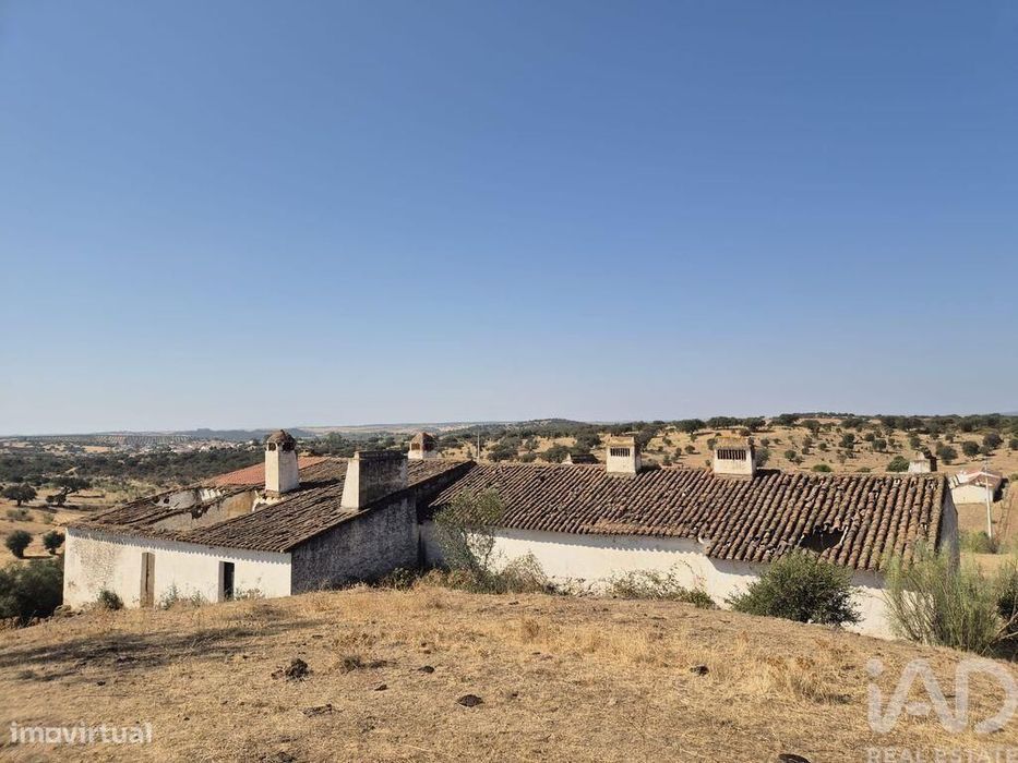 Propriedade em Alandroal, São Brás dos Matos e Juromenha de 1200 m2