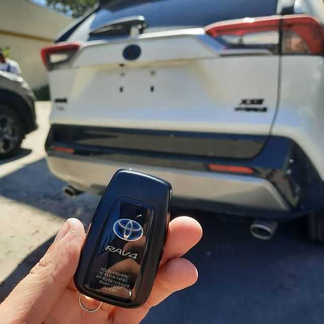 Ключ для Toyota Camry, Rav4, Highlander,Prius, Lexus, программирование