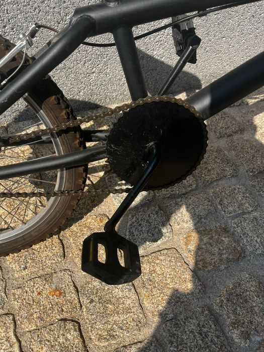 Bicicleta 20" BMX roda fina preta