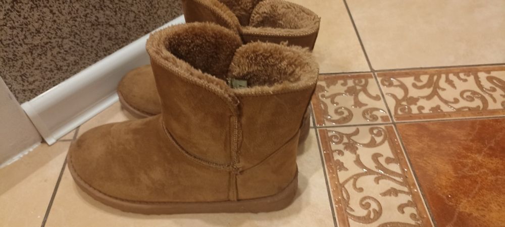 Sprzedam buty ocieplane damskie
