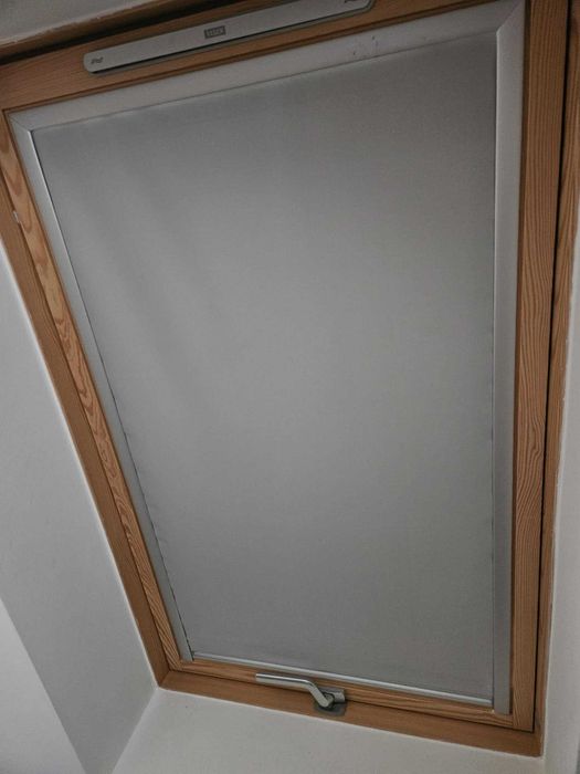 roleta Velux szara 61cm x 100cm