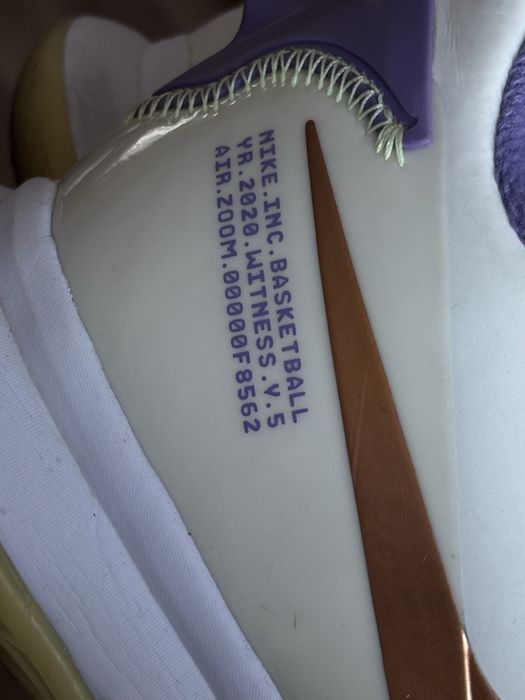 Баскетбольні кросівкі nike