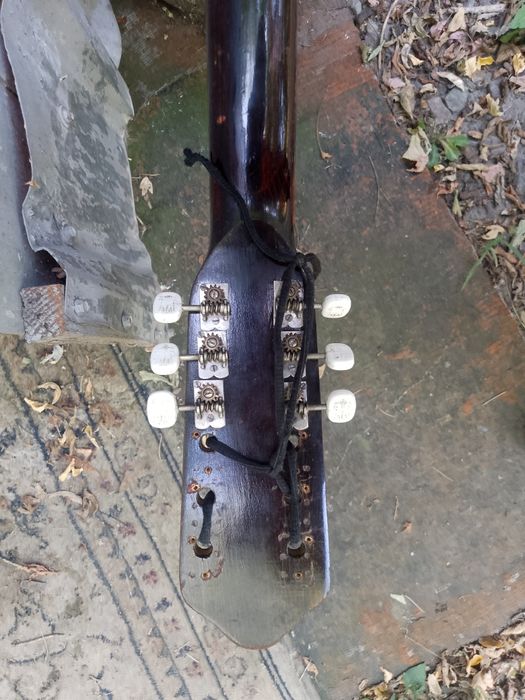 Гитара акустическая 12 струнка.