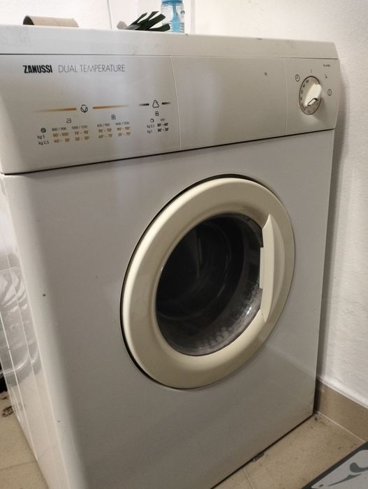 Secador de roupa com tubo