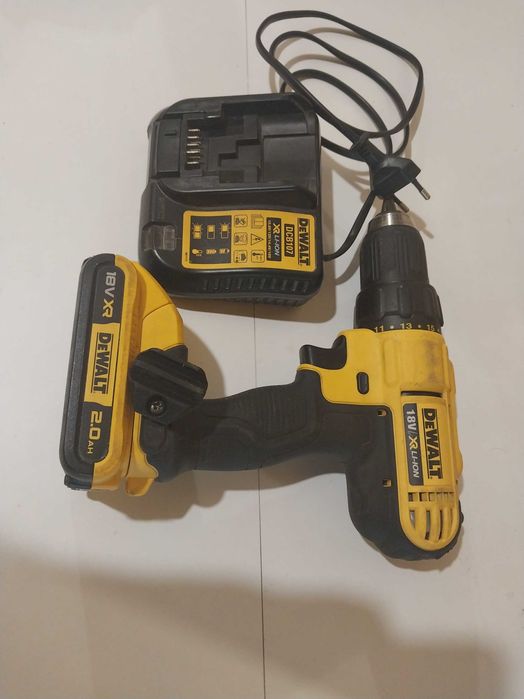 шуруповерт DeWALT DCD771-ks