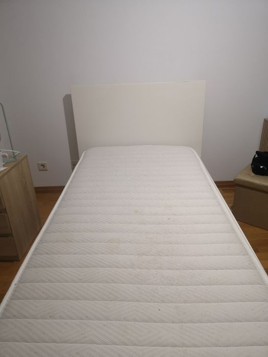 Cama individual branca