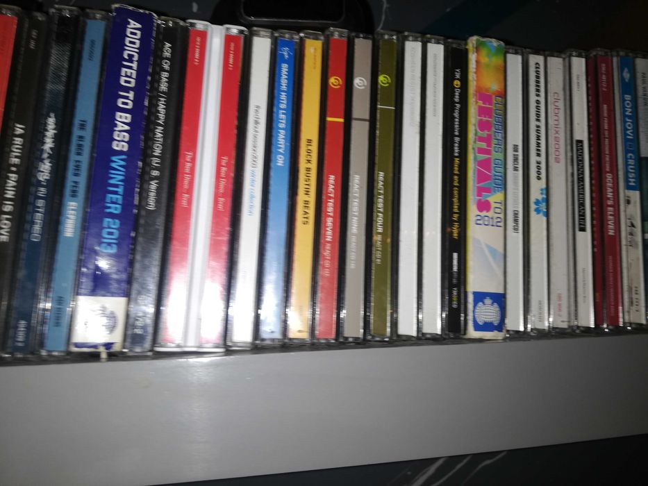 Zestaw 102 płyt cd z muzyka