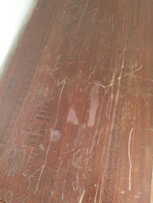 Arca em madeira maciça