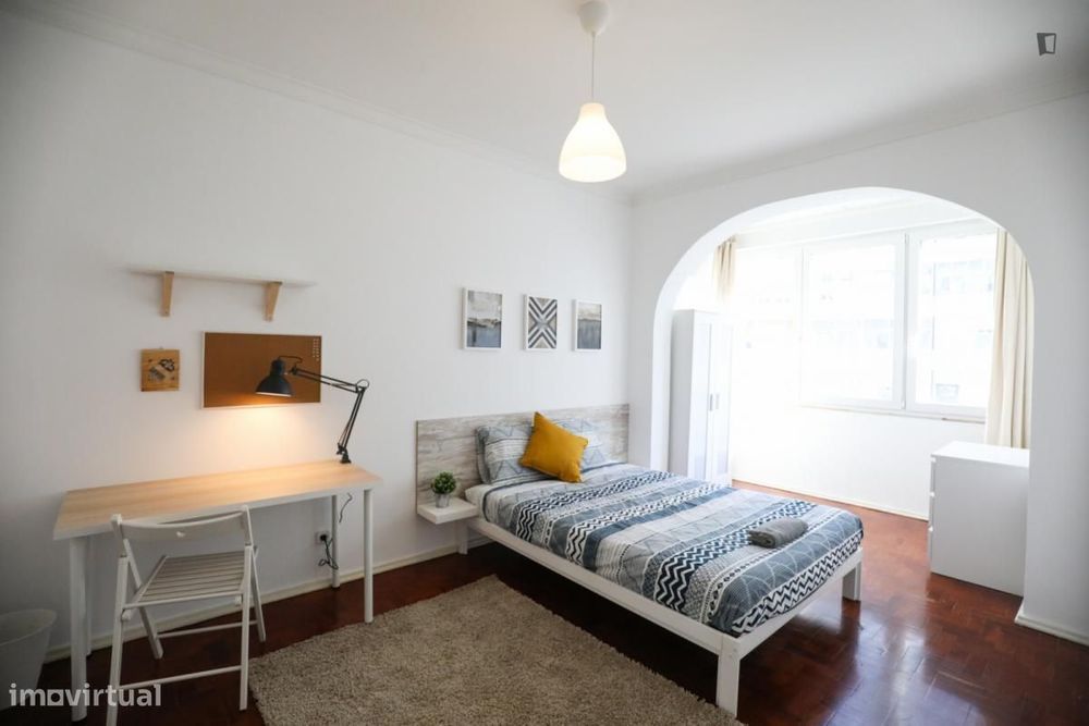 Quarto - localizado em Benfica Lisbon