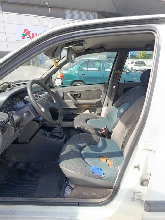 Renault Clio 1.2 essence année 1995 _ 298000 Km _700 €