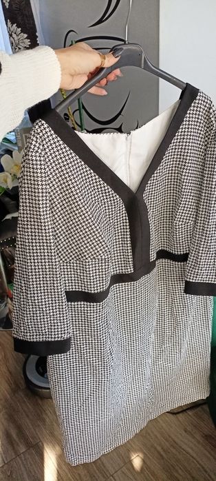 Cudna sukienka w pepitke r46/48