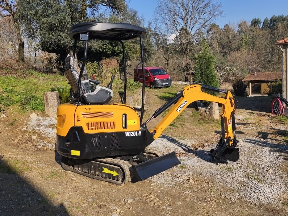 Mini giratória 2 tons nova