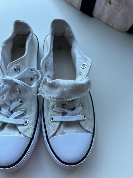 Tenis brancos Tam 44 Tipo All Star