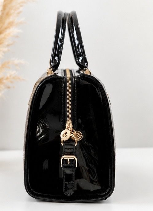 Жіноча сумка саквояж Dolce & Gabbana чорна лакова під крокодила Саквояж D&G 32*18*22