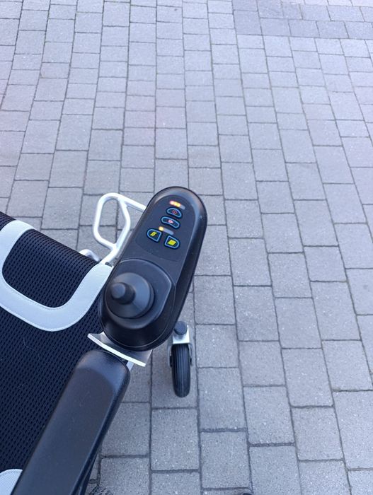 Wózek inwalidzki elektryczny