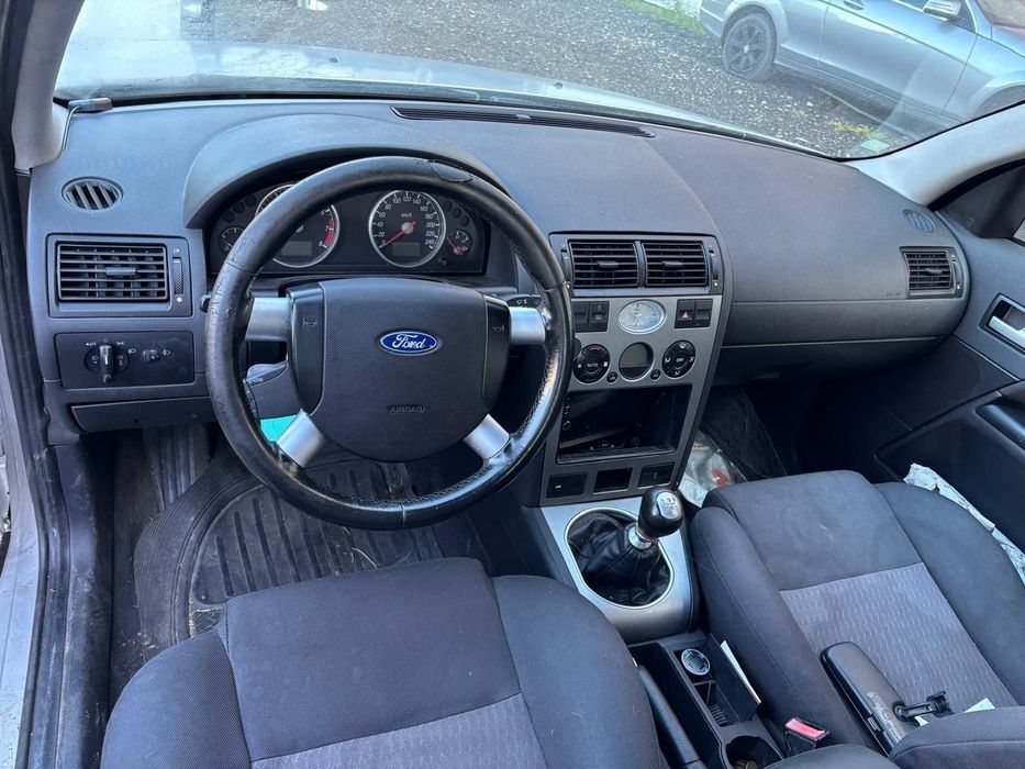 Ford Mondeo Gasolina de 2001 para peças