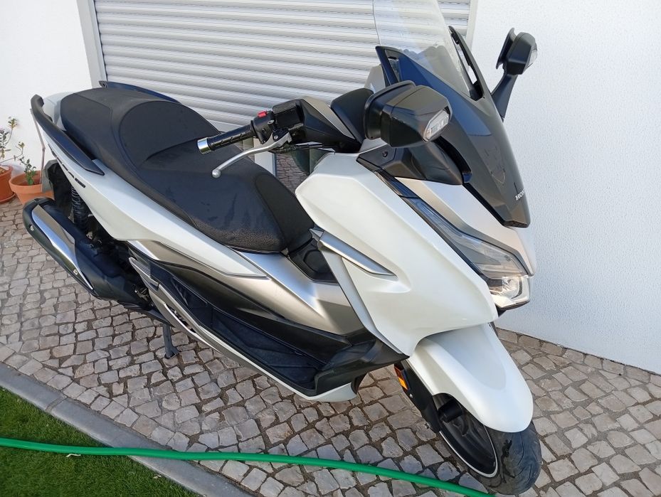 Honda forza 300 bom estado