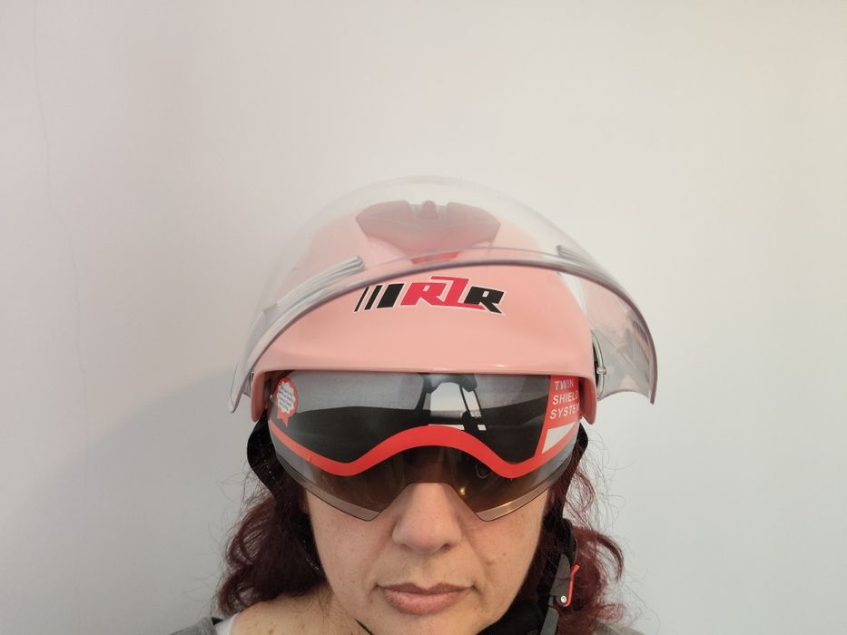 Capacete de mota cor-de-rosa - Sistema Twin Shield
