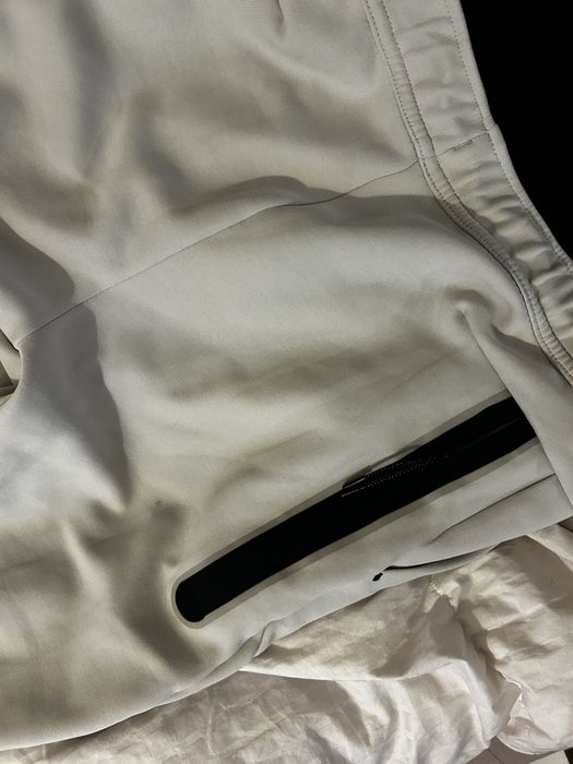 Dres Nike Tech bezowy