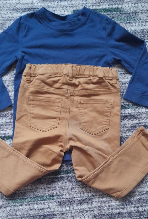 Гарний набір на хлопчика Н&М (штани та кофтинка)