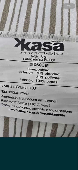 Vendo duas almofadas de penas.