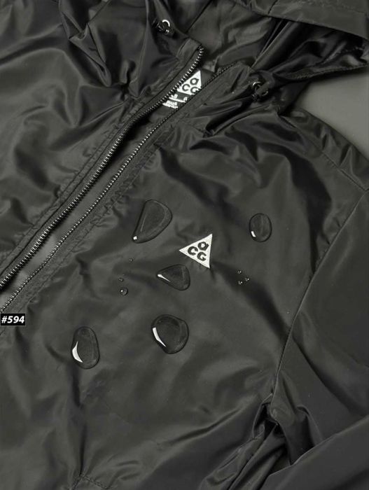 Вітровкв Nike acg розпродаж