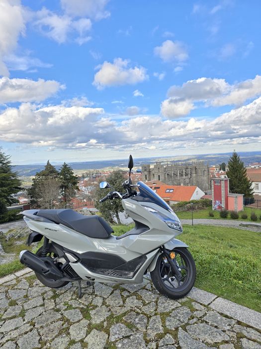 Honda.  PCX 2024