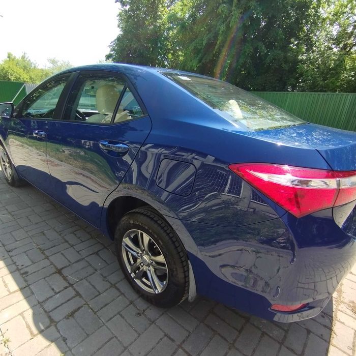 Автомобiль Тойота Корола