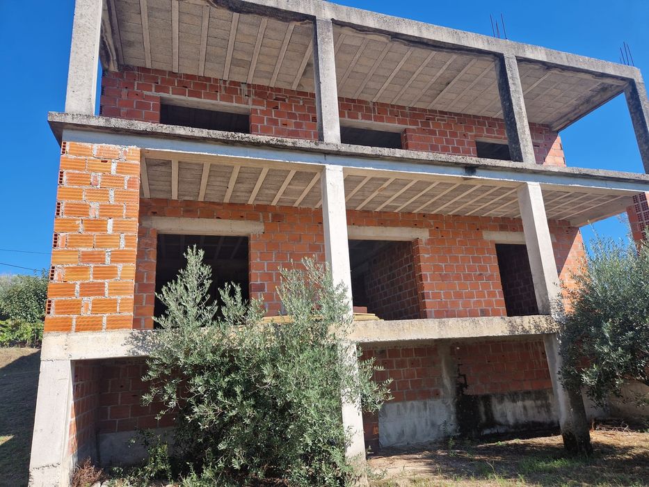 Terreno 2000m² + Projeto Aprovado Silgueiros (Viseu)