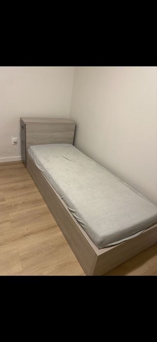 szare otwierane łóżko