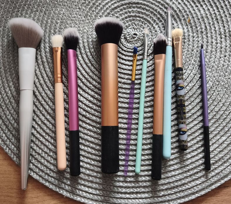 Pędzelki mi makijażu