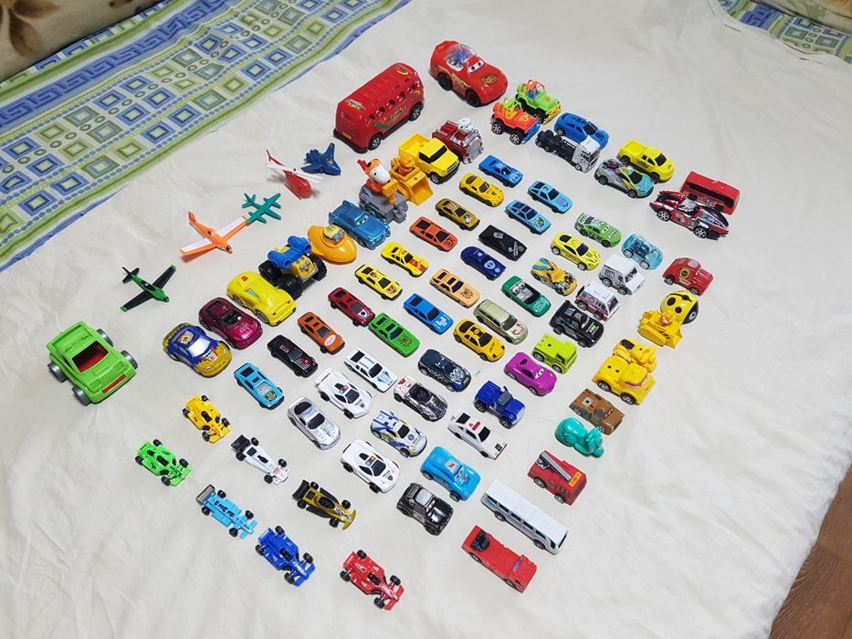 Продам машинки  детские